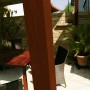 Detailaufnahme Pavillon Pergola Gazebo Florida Cocoa mit Holzoptik und Sonnensegel im Garten.