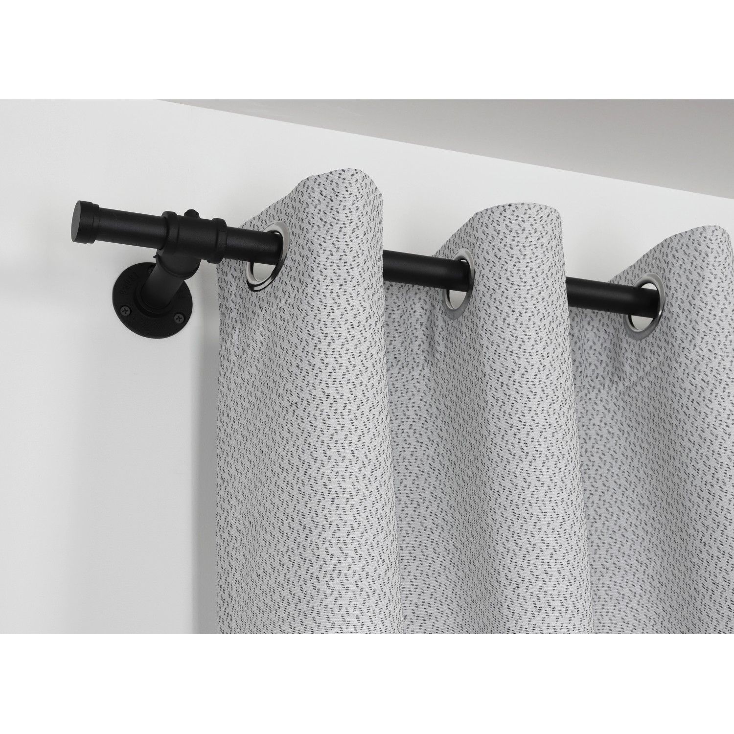 Gardinia Gardinenstange Industrial Home, Ø 25 mm, schwarz, mit Vorhang.