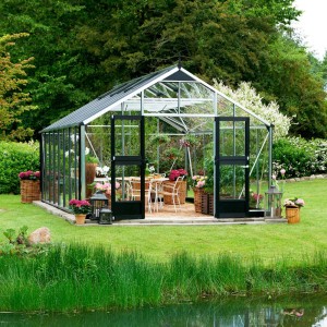 Juliana Gärtner 21 Gewächshaus aus Alu mit Doppeltür im Garten.