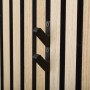 Denpanels 3D Haken, 2er-Set, schwarz, montiert an Akustikpaneelwand.