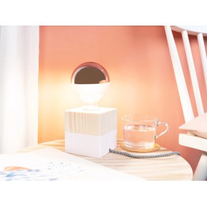 CREATE! by OBI DIY Tischleuchte Klein mit silber verspiegelter Glühbirne und Holzsockel.