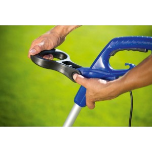 LUX Elektro-Rasentrimmer E-RT-450/25 mit verstellbarem Griff in Aktion.
