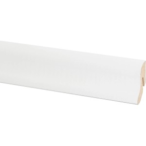 Weiße OBI Sockelleiste 67070, 40x20 mm, Länge 2600 mm, für einen sauberen Wandabschluss.