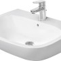 Weißes Duravit D-Code Waschbecken, 65 cm, mit Überlauf und Armatur.