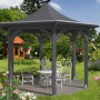 Schiefergrauer Skan Holz Pavillon Versailles aus Leimholz mit Tisch und Stühlen im Garten.