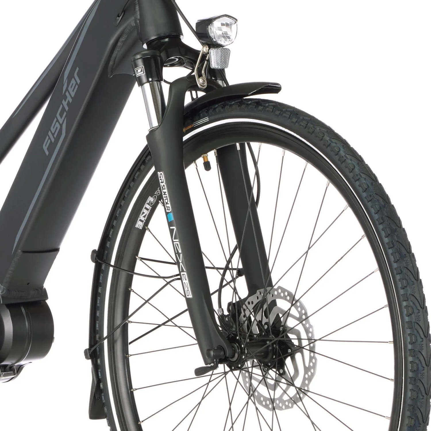 Detailaufnahme des Vorderrads vom Fischer E-Bike Trekking-Rad Viator 4.1i Damen, mit Federgabel und Scheibenbremse.