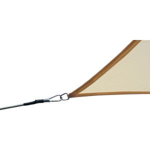 Floracord Spanngurt, hellgrau, mit Karabinerhaken an Sonnensegel befestigt.