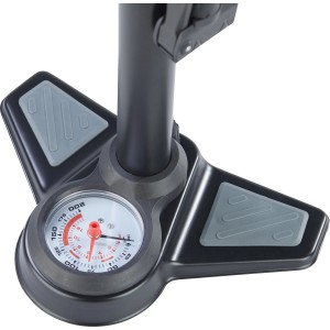 Schwarze Standpumpe aus Stahl mit Manometer zum Aufpumpen von Fahrradreifen.