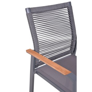 Detailansicht: Garden Pleasure Stapelstuhl Davina, 2er Set, braun-anthrazit, mit Teakholzarmlehne.