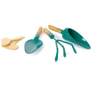 Hape Gartenwerkzeug-Set, 6-teilig, braun-grün: Gießkanne, Schaufel, Rechen, Pflanzenschilder, Spaten.