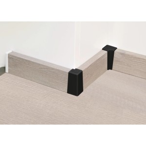 Schwarze Innenecke für Sockelleisten SL5018, Zubehör für Laminat und Parkett.