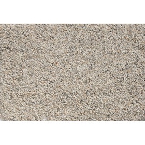 Nahaufnahme: Hellbeiger Filtersand, Körnung 3,15-5,6 mm, für Pool Filteranlagen.