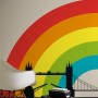 Bunte Fototapete London 74 mit Brücke und Regenbogen, 2,00x2,70m, FSC®-zertifiziert.