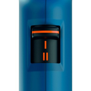 Detailaufnahme: Steinel Heißluftgebläse HL 1620 S, blauer Korpus, Schalter mit zwei Heizstufen.