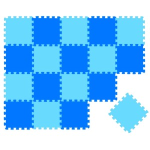 Hell- und dunkelblaue LittleTom Puzzlematte, 18 Stück, 30x30 cm, als Schachbrettmuster verlegt. Kindersicherheit.