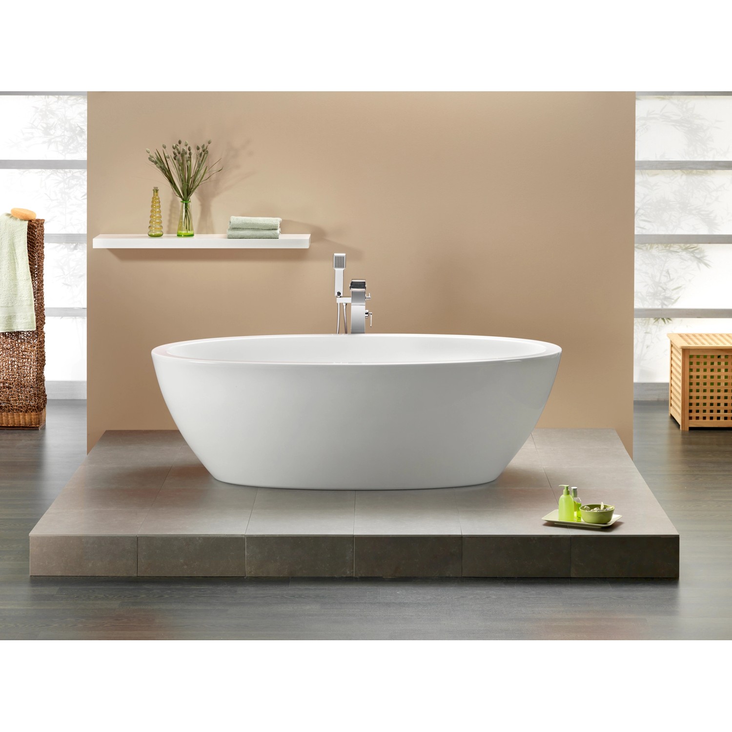 Freistehende, ovale Ottofond Whirlpool Badewanne Latina, 190x94 cm, mit Komfort-Light-/Silentsystem in Weiß.