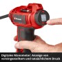 Einhell Akku-Autokompressor CE-CC 18 Li-Solo: Roter Kompressor mit digitaler Druckanzeige in Bedienung.
