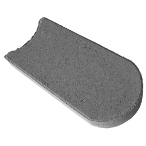 Graue Mähkante aus Beton, 4,5x12x24 cm, zur Rasenbegrenzung und einfachen Rasenpflege.