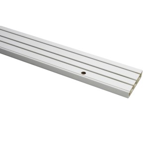 Weiße Gardinia Vorhangschiene, 3-läufig, 180 cm, mit Bohrlöchern zur Deckenmontage.