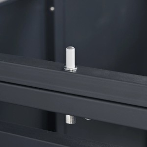 Detailaufnahme: Stahlelemente der anthrazitfarbenen Westmann Mülltonnenbox Tonus 5.
