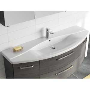 Pelipal Keramik-Waschbecken, 144,5 cm, Serie 4010. Weißes Einbauwaschbecken mit Armatur und Überlauf.