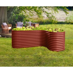 Ziegelrotes Hochbeet Basic mit Curve Erweiterung im Garten.