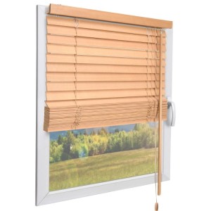 Sol Royal Holzjalousie SolDecor JH3, 100x160 cm, Eiche, am Fenster mit Blick ins Grüne.