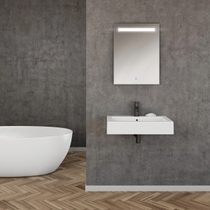 Rechteckiger Kristall-Form LED-Lichtspiegel Blue Star 60x80 cm im Badezimmer.