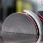 Bosch Expert Vliesscheibe N880, Ø 125mm, K120 beim Schleifen von Metall.