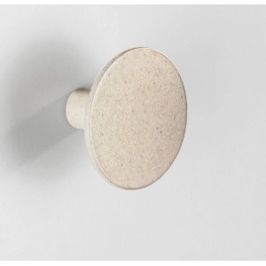 Beiger Wandhaken Melle von Wenko aus Polyresin, rund, zur Schraubmontage.