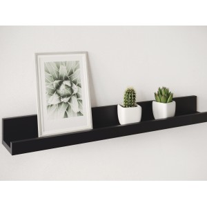 Schwarze Fotoleiste Bix (60 cm) mit Bilderrahmen und kleinen Pflanzen als Dekoration.