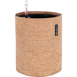 Lechuza Trendcover 23 Cork Light, ein runder Blumentopf mit Kork-Optik und Bewässerungssystem.