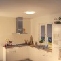Smarte WiZ LED-Deckenleuchte Adria in Küche, warmweißes Licht, Ø 32 cm.