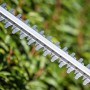 Messer einer LUX Akku-Heckenschere A-HS-20/52-24 im Detail.