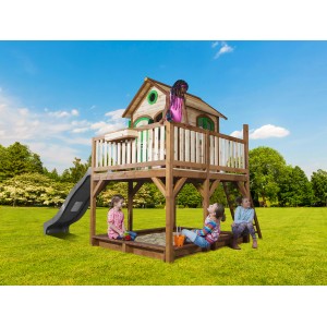 Axi Liam Spielhaus mit Rutsche und Sandkasten, braun-grün. Kinder spielen im Garten.