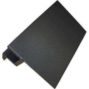 Schwarze Absaar Solar Endklemme zur Befestigung von Solar-Paneelen.