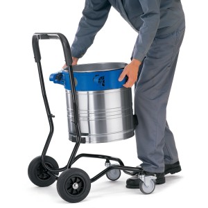 Nilfisk Attix 751-61 Flüssigkeitssauger auf Wagen mit großem Edelstahlbehälter.