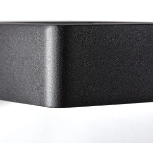 Detailaufnahme der schwarzen LED-Außenwandleuchte Golda, Außendeckenleuchte.