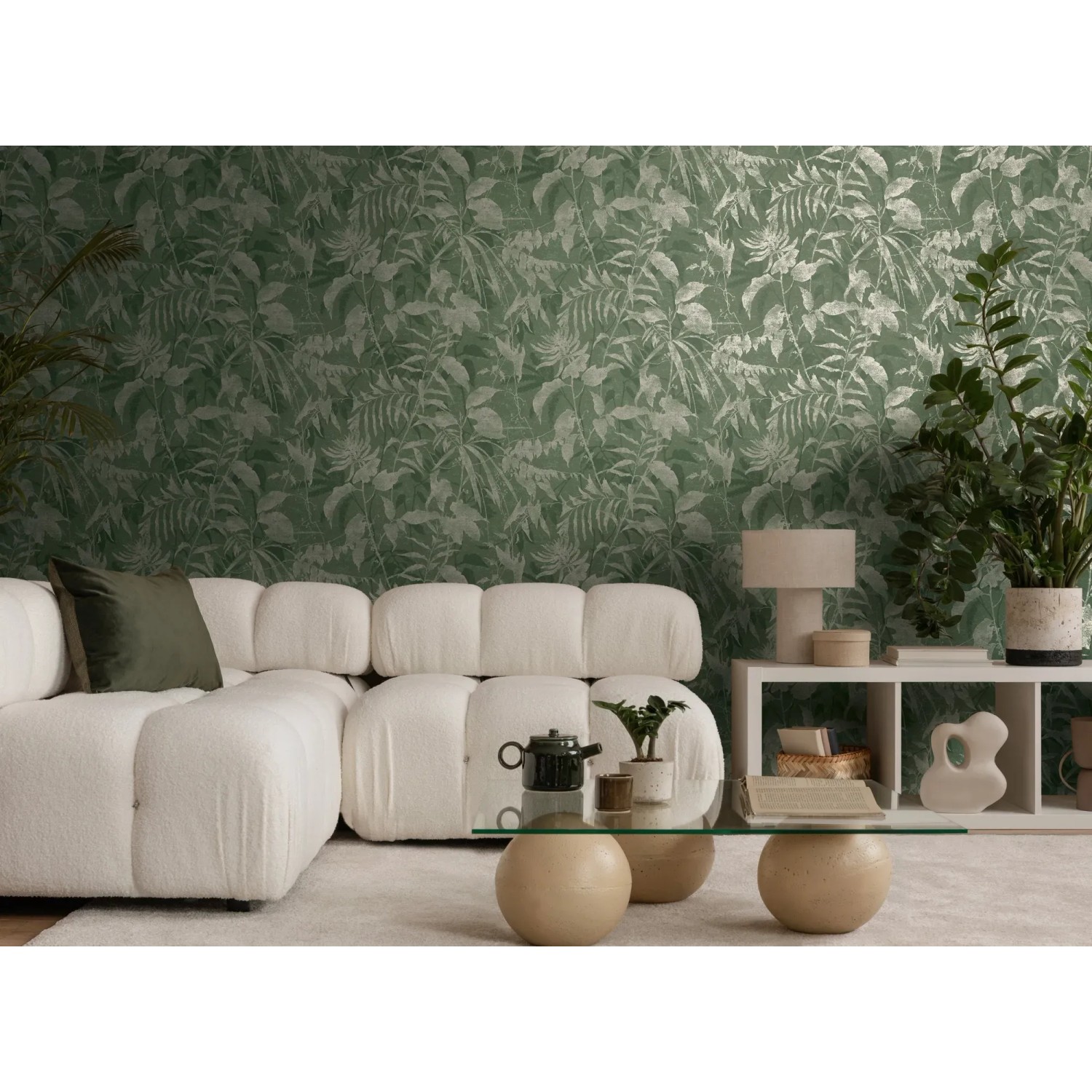 A.S. Creation Vliestapete mit Dschungel Blätter Motiv in Grün und Gold im Wohnraum.