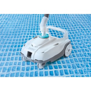 Intex Auto Pool Cleaner ZX100, grauer Poolroboter im Schwimmbad.