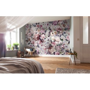 Komar Vliesfototapete Lovely Blossoms mit Blumenmuster in einem Schlafzimmer.