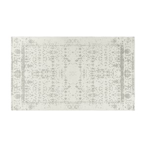 Grauer Wenko Badteppich Ururi, 60x100 cm, mit Vintage-Muster. Badteppich für Badezimmer.