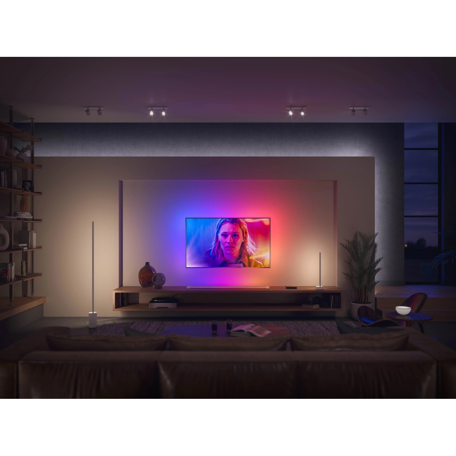 Philips Hue Lightstrip Gradient Ambiente: TV-Beleuchtung mit Farbverlauf im Wohnzimmer.