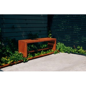 Holzbank Quadra, 110 cm, aus Nadelholz für Garten, Terrasse oder Balkon.