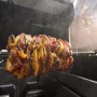 Gegrilltes Fleisch mit Gemüse am Spieß im Weber Gasgrill E-210 Spirit.