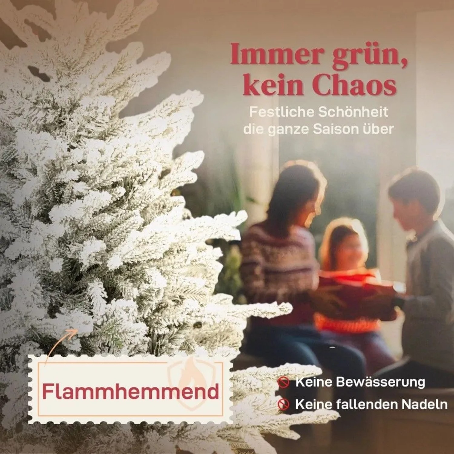 Beflockter künstlicher Weihnachtsbaum, 150cm hoch, mit Schnee-Optik. Grüne Zweige, weiß beflockt. Festliche Weihnachtsdekoration.