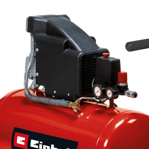 Einhell Kompressor TC-AC 190/50/8: Detailansicht des roten Kessels mit Druckminderer und Manometer.