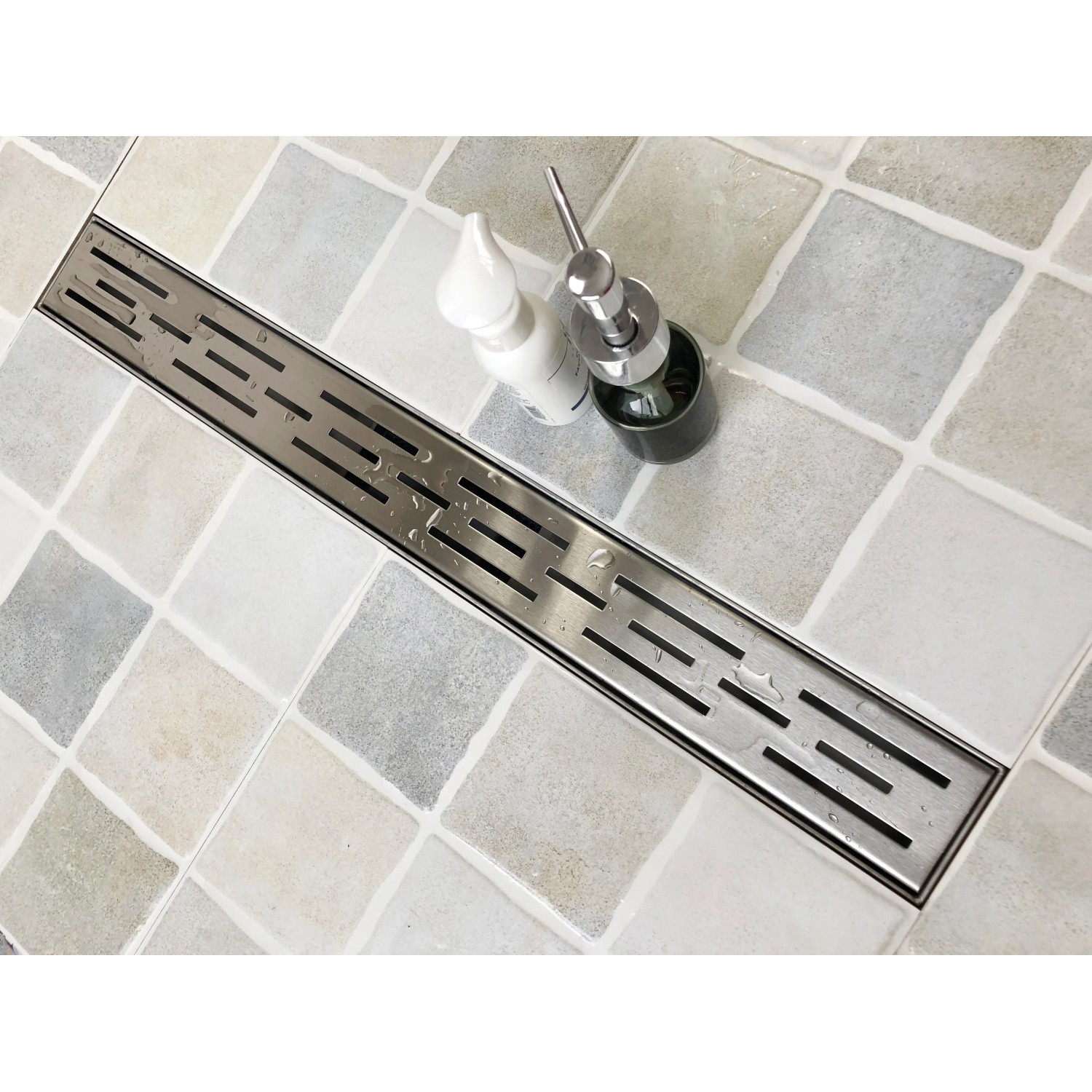 Verosan+ Isel Duschrinne, 70 cm, aus Edelstahl mit modernem Designrost für bodengleiche Dusche.