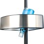 Detailaufnahme: Wenko Duschregal Premium Big Black mit Ablage und Duschgel.