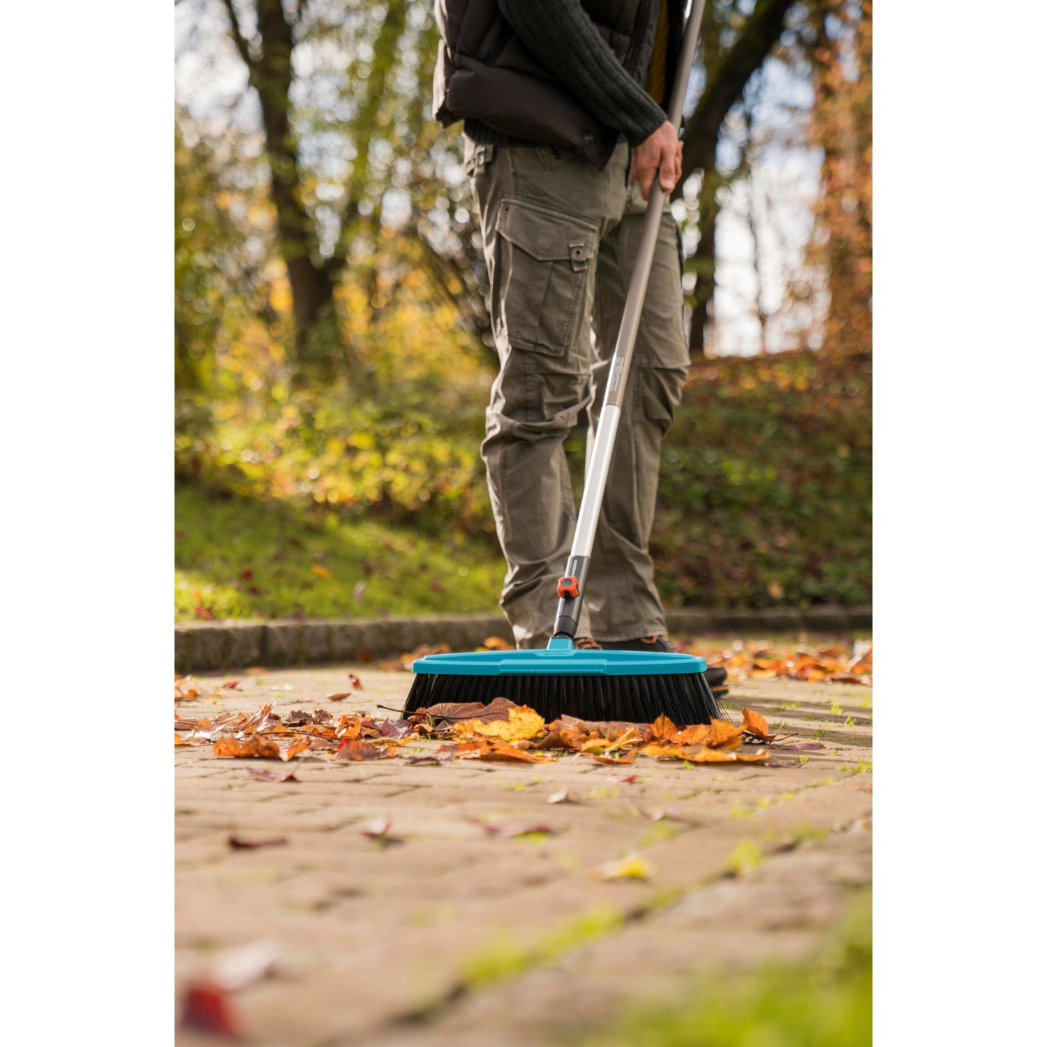 Gardena CombisystemKomplettangebot mit Besen, Rechen und Stiel kaufen